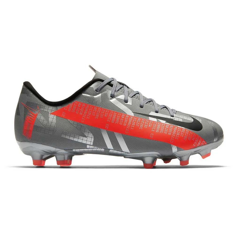 Nike Mercurial Vapor XIII Elite Tech Craft FG Football Boots.